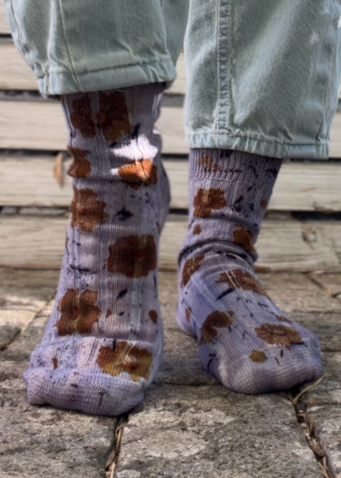 Botanically dyed socks - Lavender Flame