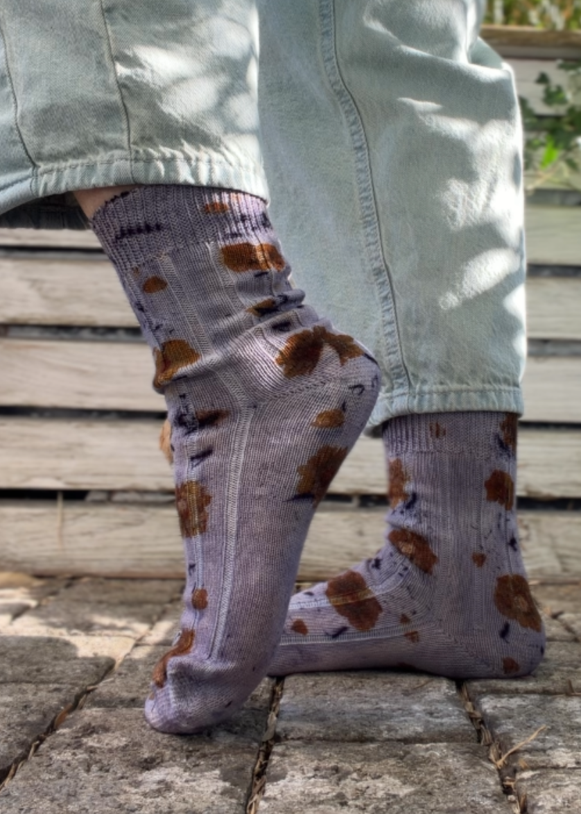 Botanically dyed socks - Lavender Flame