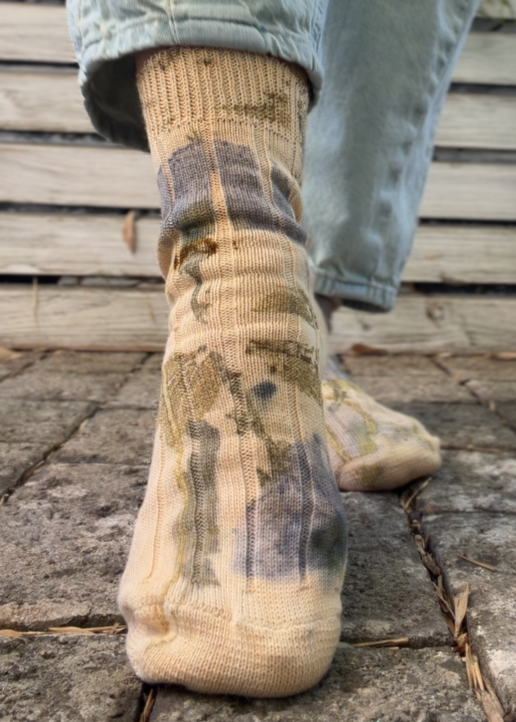 Botanically dyed socks - Poppy
