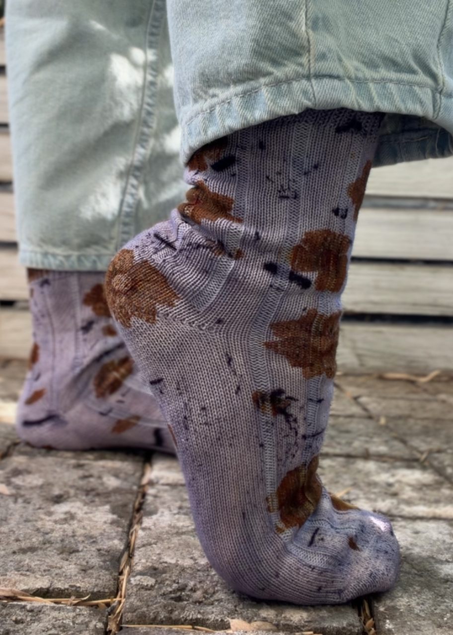 Botanically dyed socks - Lavender Flame