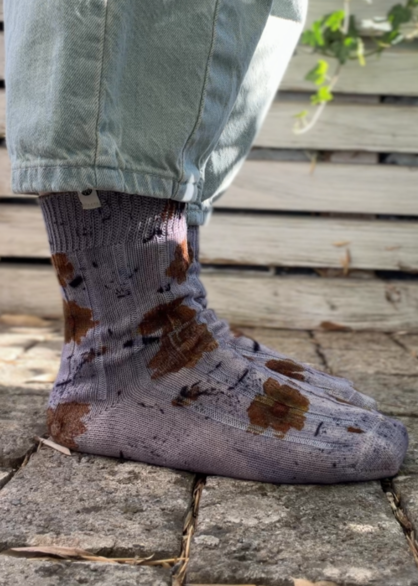 Botanically dyed socks - Lavender Flame