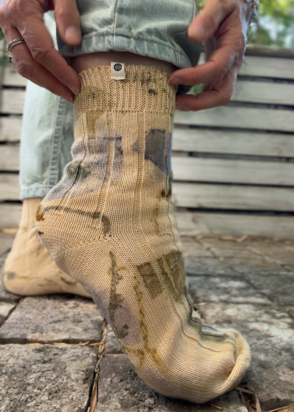 Botanically dyed socks - Poppy
