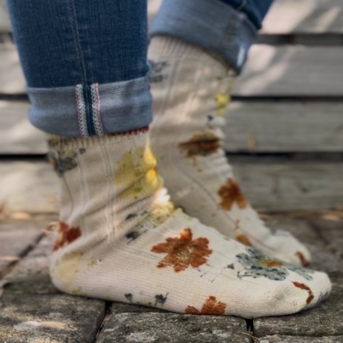 Botanically dyed socks - Meadow Glow