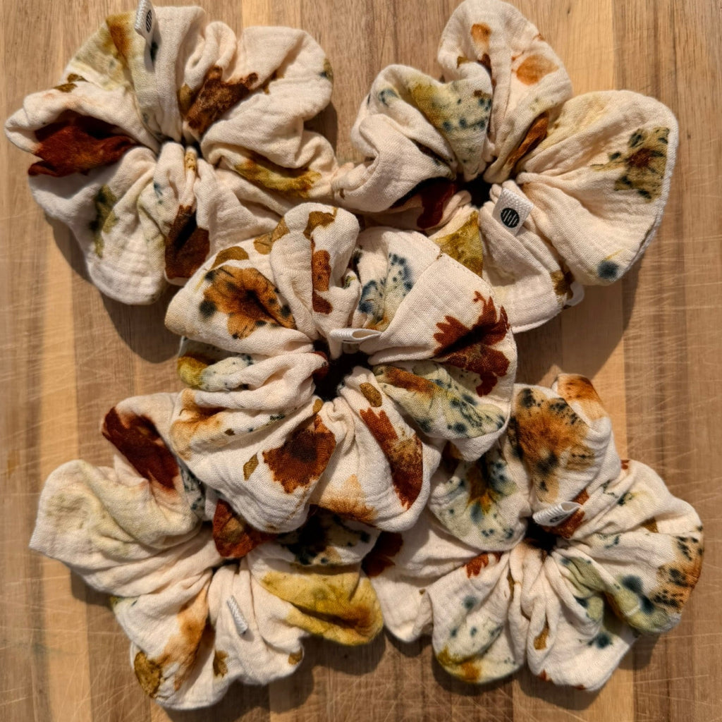 Botanically dyed scrunchie - Rubenza Sky