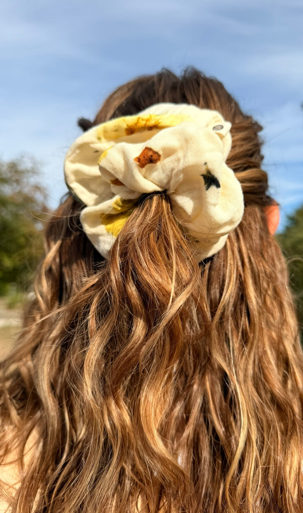 Botanically dyed scrunchie - Meadow