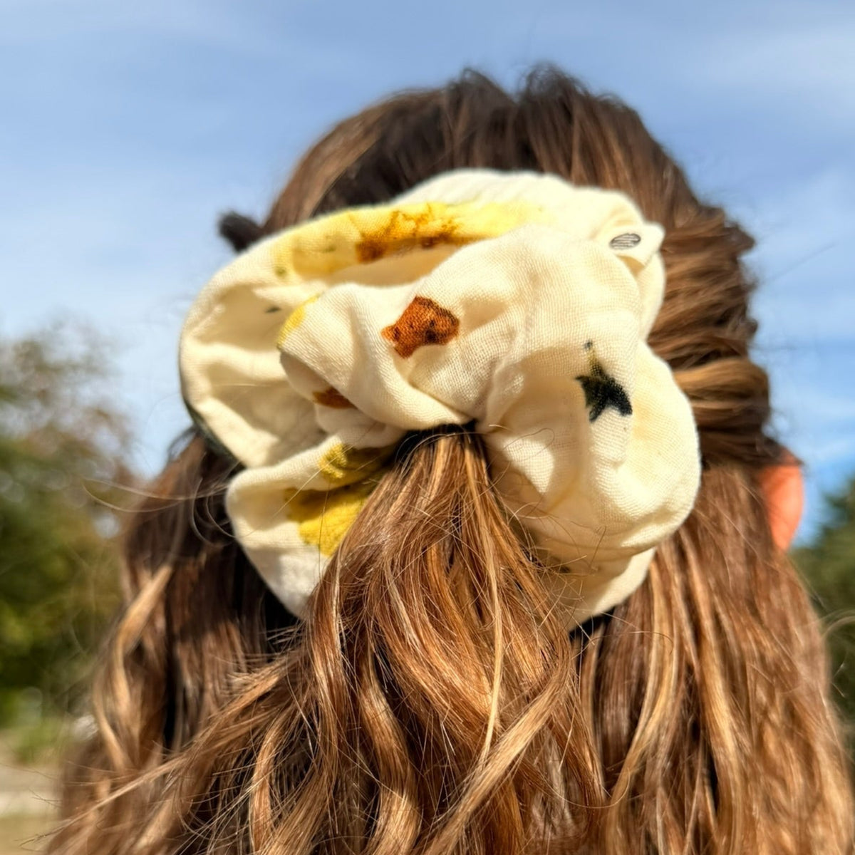 Botanically dyed scrunchie - Meadow