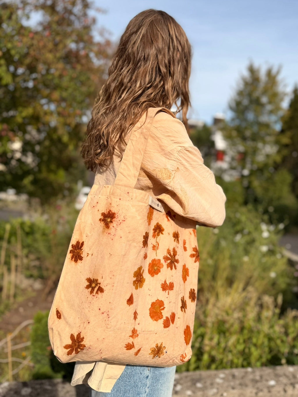 Botanically dyed tote bag - Sunset orange