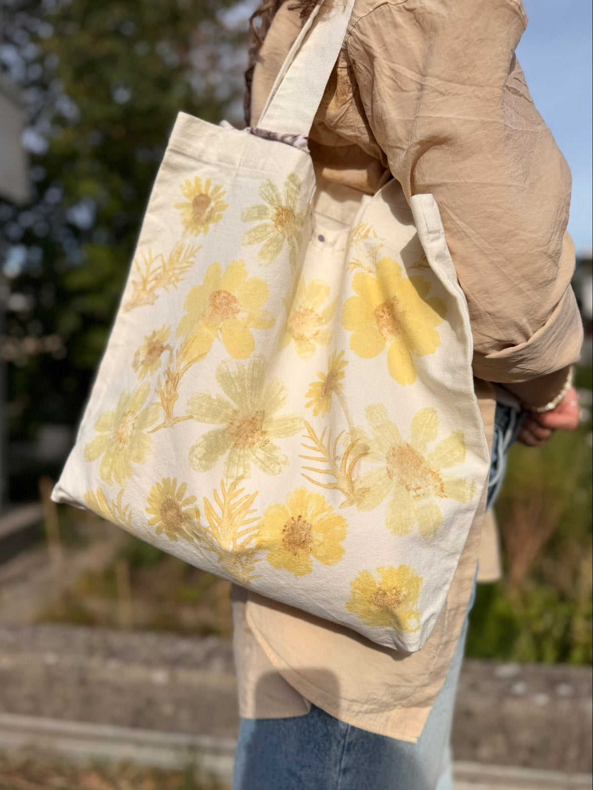 Botanically dyed tote bag - Cosmea