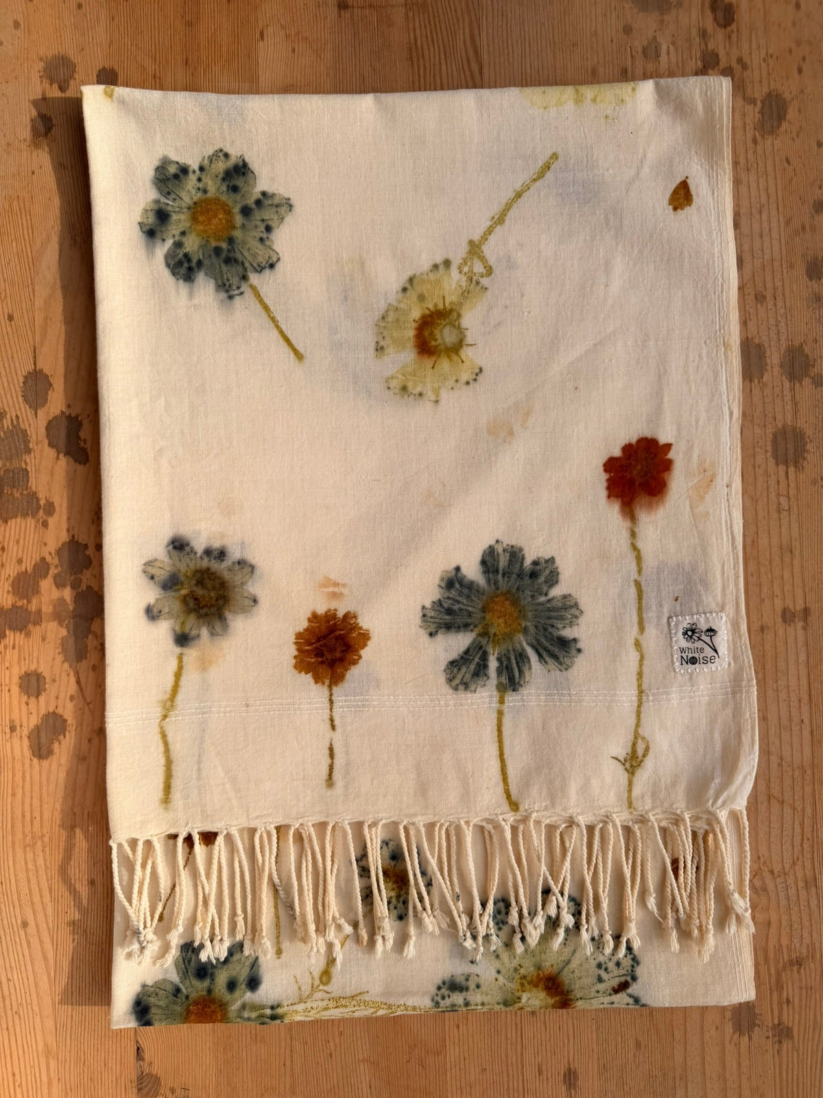 Botanically dyed shawl - Cosmea