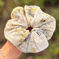 Botanically dyed scrunchie - Poppy