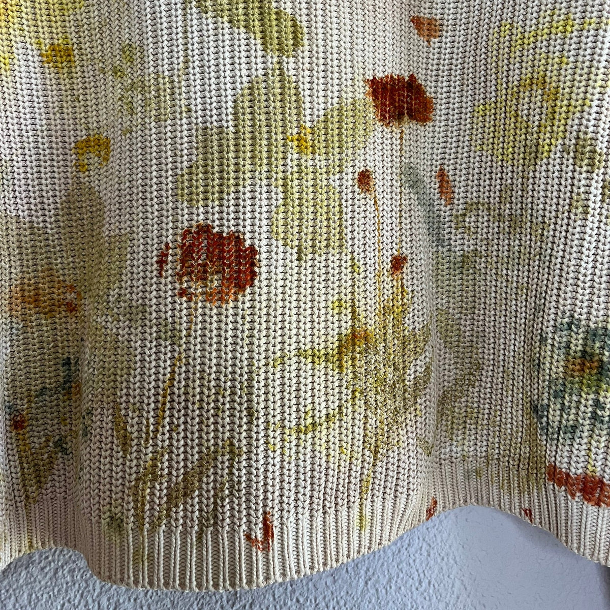 Bloom Again - rosafarbene Cardigan mit Sommerblumen