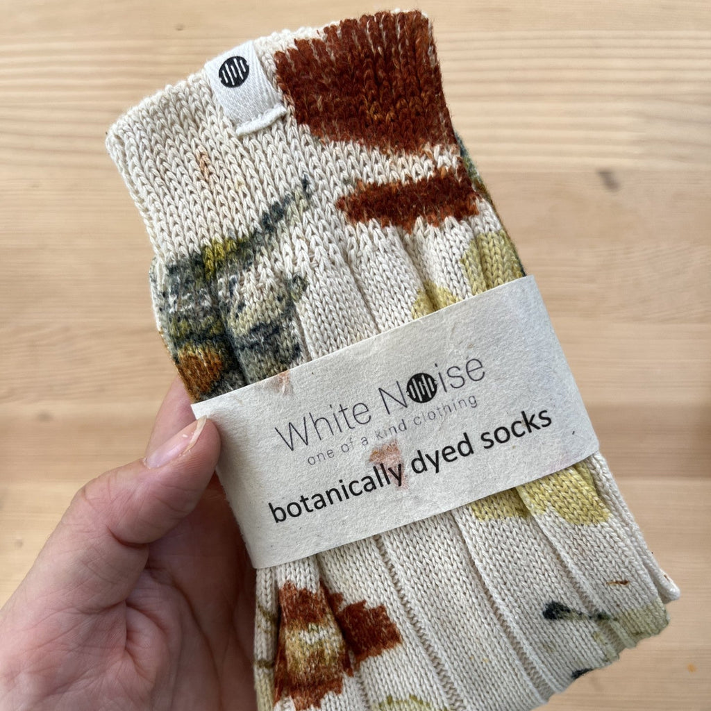 Botanically dyed socks - Meadow Glow